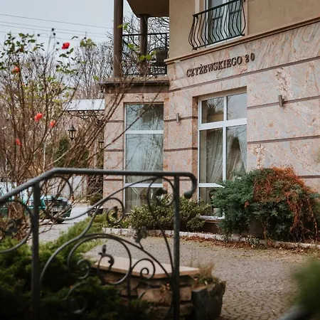 Palladium アパートホテル