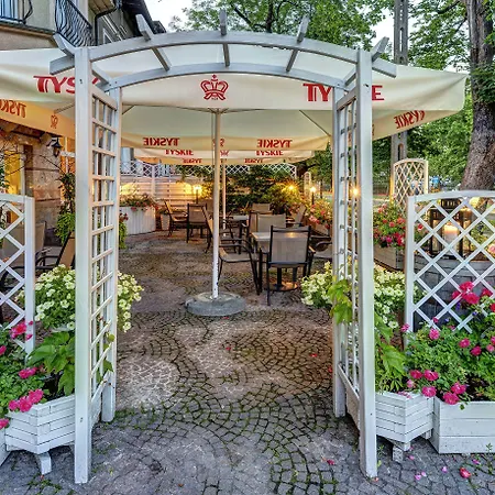 Palladium アパートホテル 3*