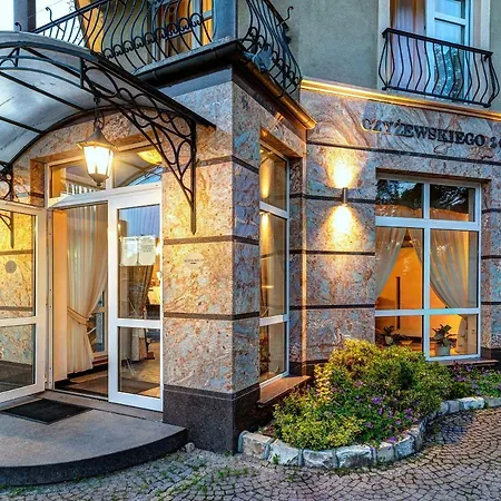 Palladium アパートホテル 3*