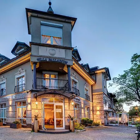 Palladium アパートホテル 3*