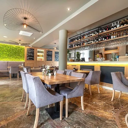 Palladium アパートホテル 3*